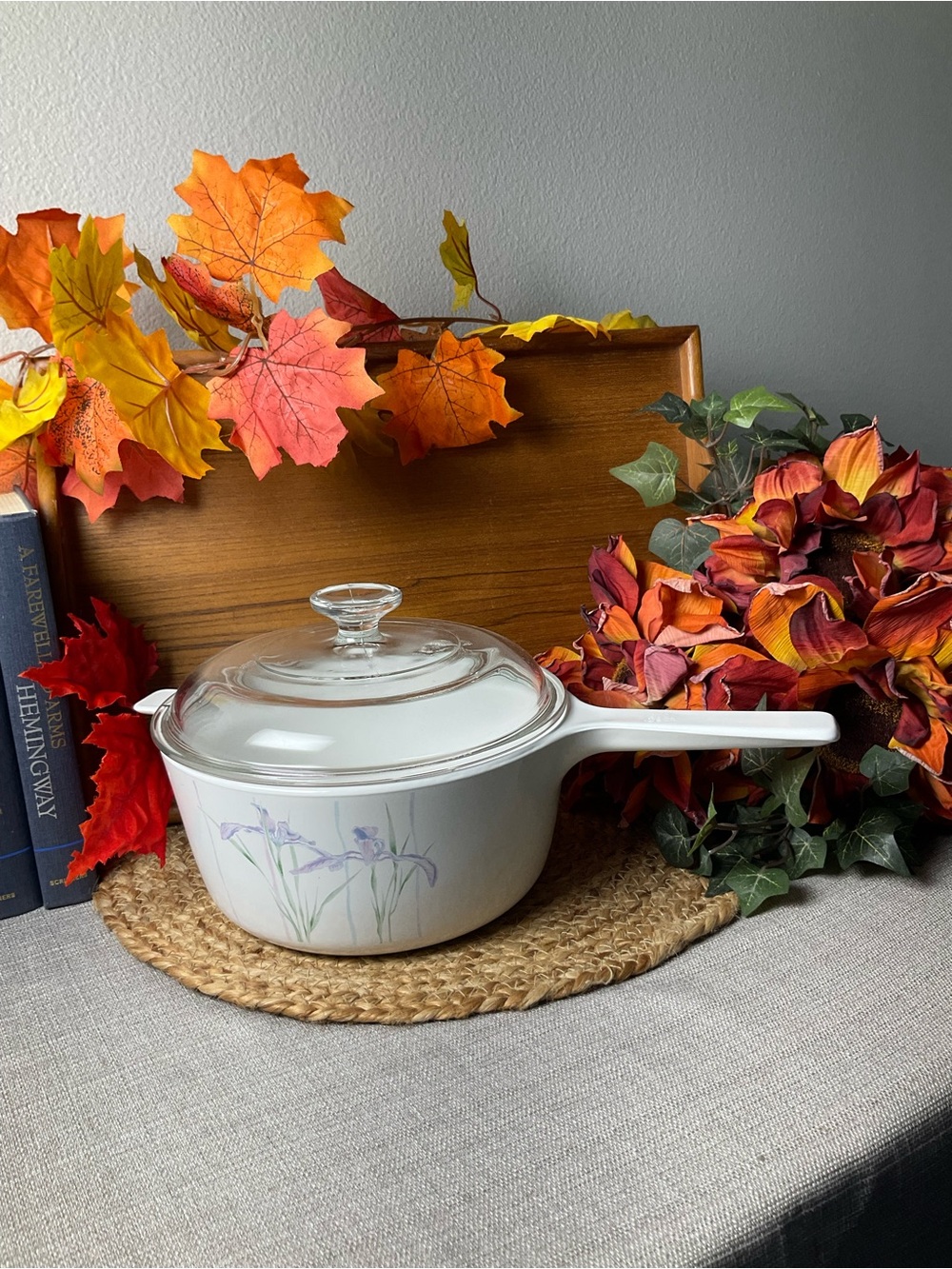 Vintage CorningWare Shadow Iris 2.5L Saucepan With Pyrex Lid